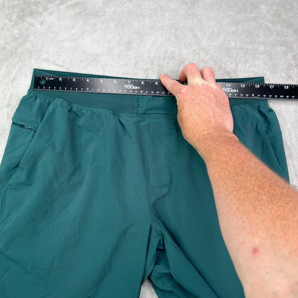 Lululemon T.H.E Shorts Mens XL Mach Green Solid Athletic Gym Linerless 9